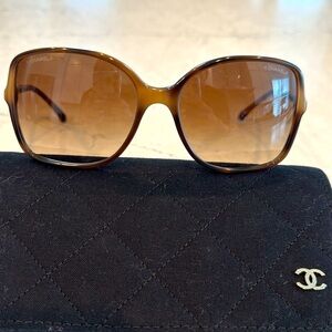 CHANEL Black and Brown Oversized Sunglasses